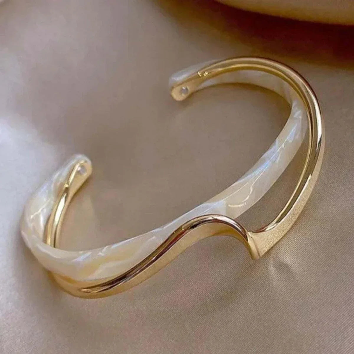 Soft Glow Opal Gold Bracelet