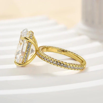 Oval Cut Exclusive Diamond Engagement Ring
