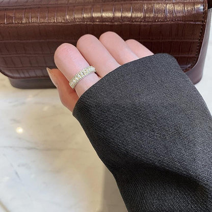 Luxury Ring Made of Gold and Pearls