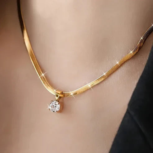 Elegant Rhinestone Pendant Necklace