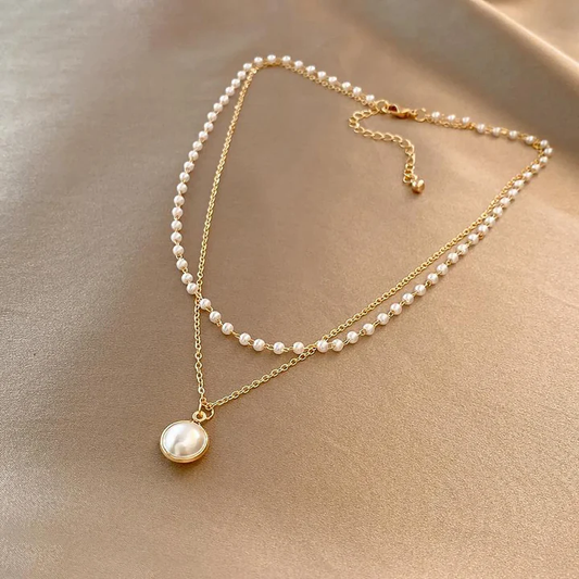 Elegant Pearls in Gold Chain